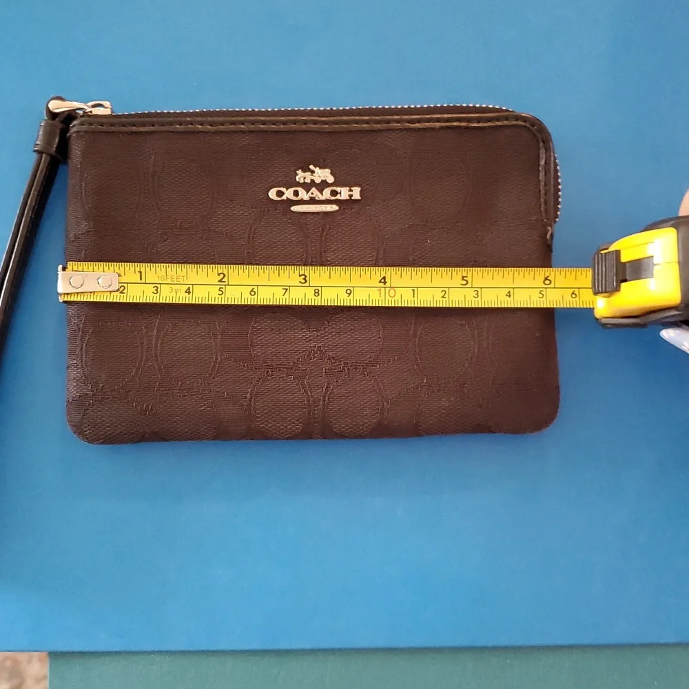 Coach Black Wristlet - Preloved - Picture 5 of 5